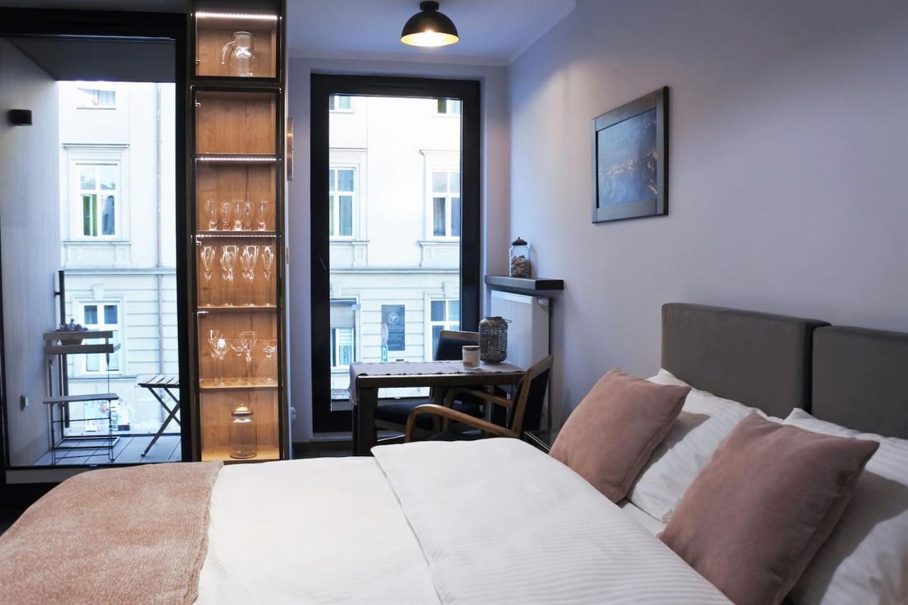 Boutique 108 - Old City, Luxury Apt. With A Garage Kraków Eksteriør billede